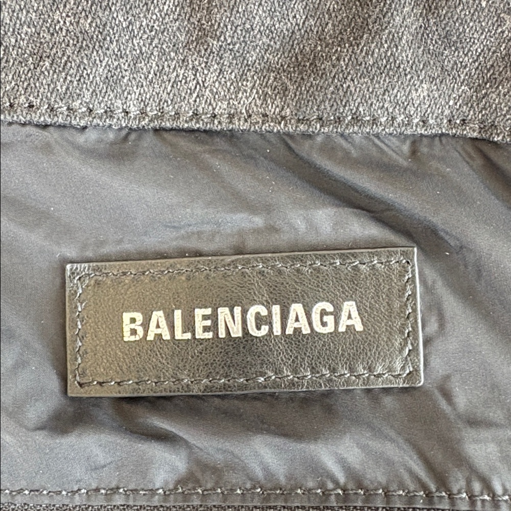 BALENCIAGA Authentic Canvas Fishnet Tote - Picture 11 of 15